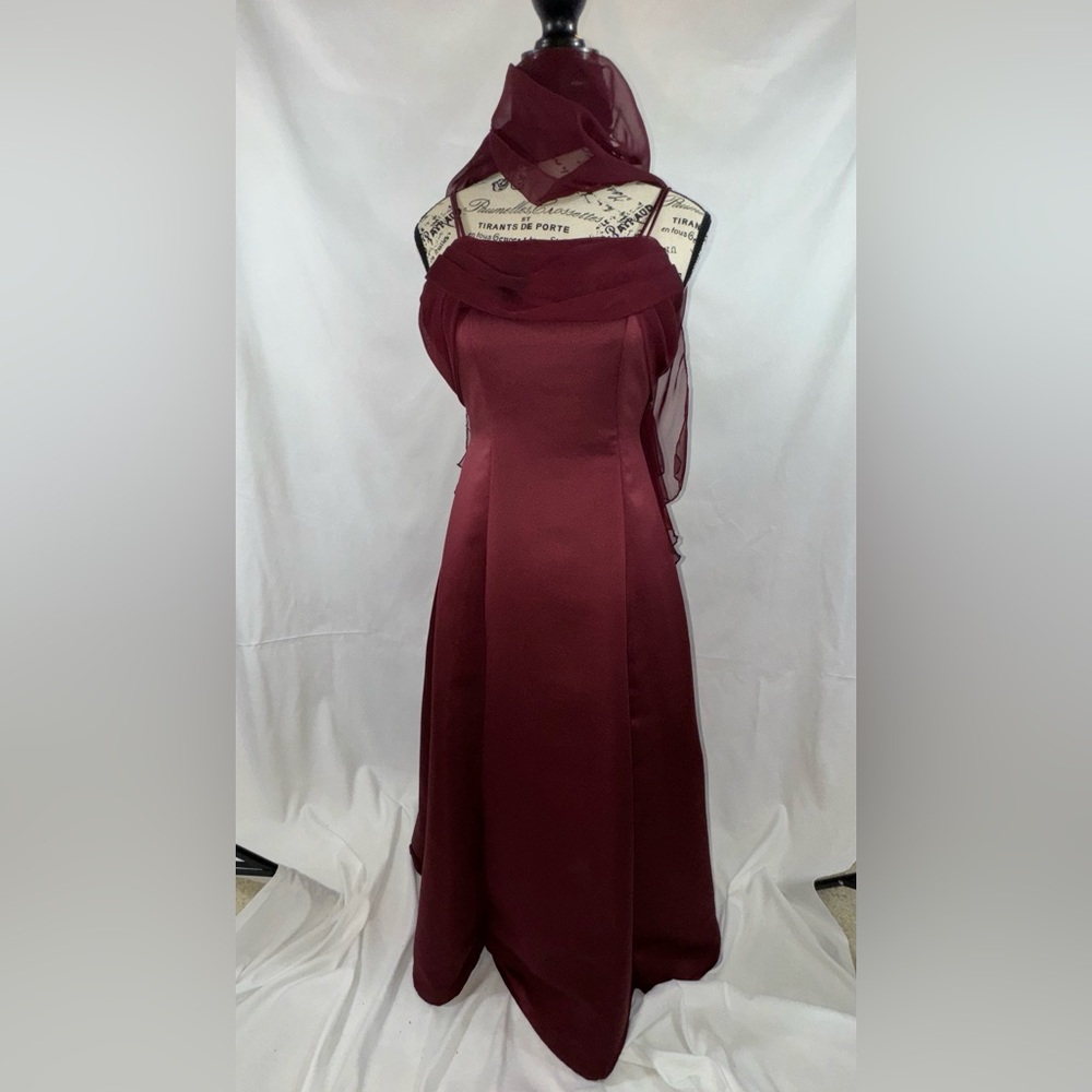 Girls: Gorgeous Burgundy Spaghetti Strap dress with matching Scarf - Picture 2 of 8